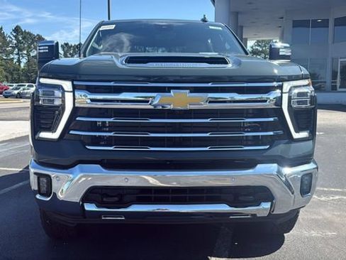 New 2026 Chevrolet Silverado 2500 LTZ w/ LTZ Premium Package AWD/4WD image 2