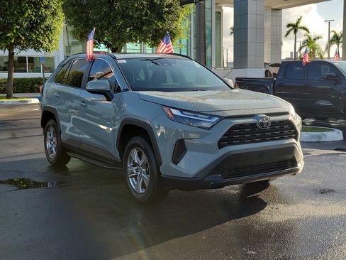 Used 2023 Toyota RAV4 XLE w/ Convenience Package FWD image 2