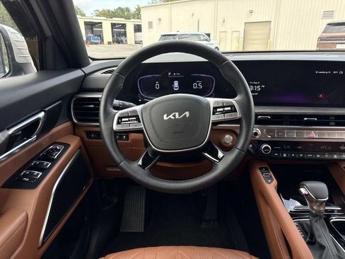 Used 2025 Kia Telluride EX X-Line AWD/4WD image 17