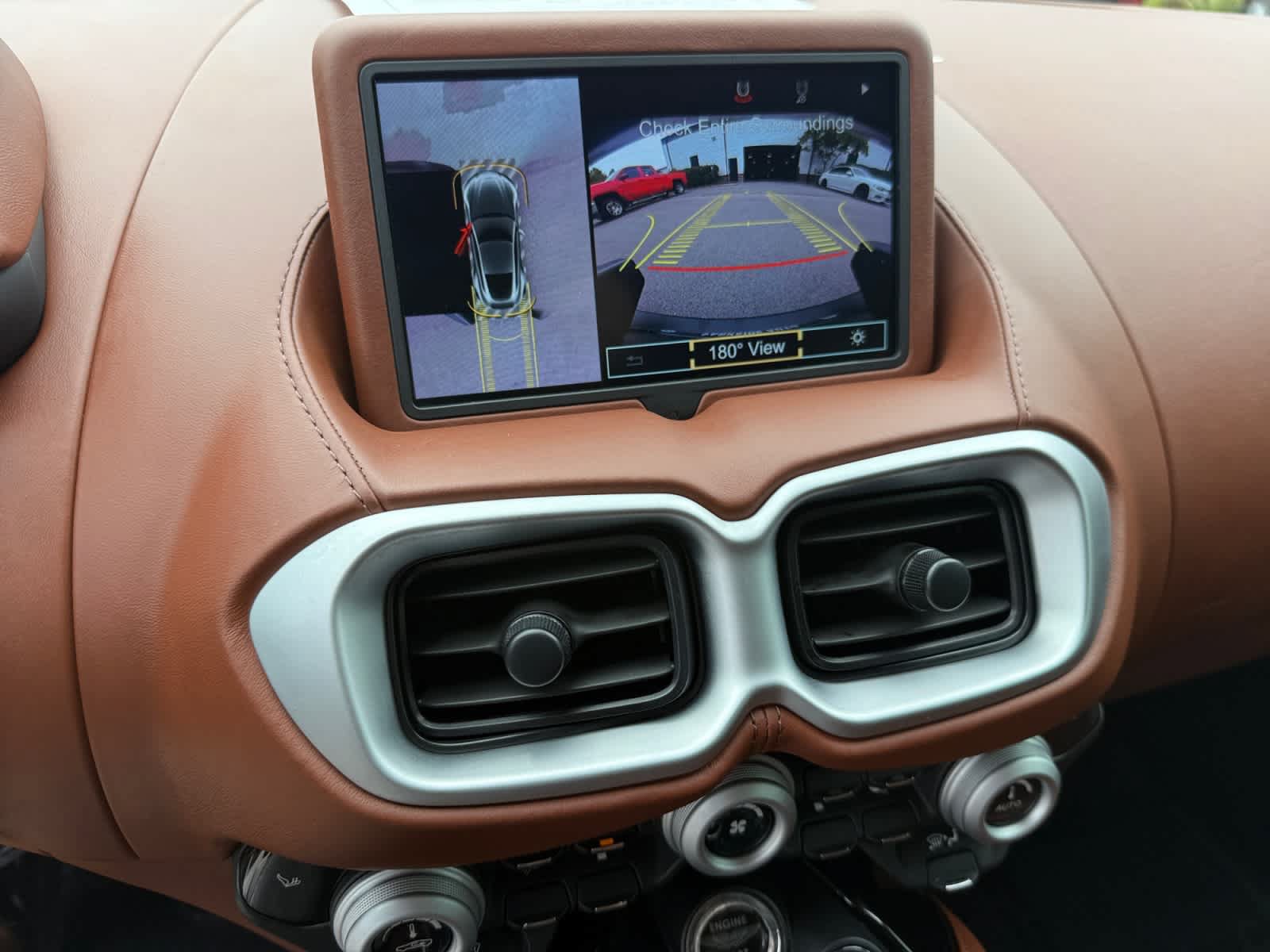 Used 2019 Aston Martin V8 Vantage Coupe RWD image 14