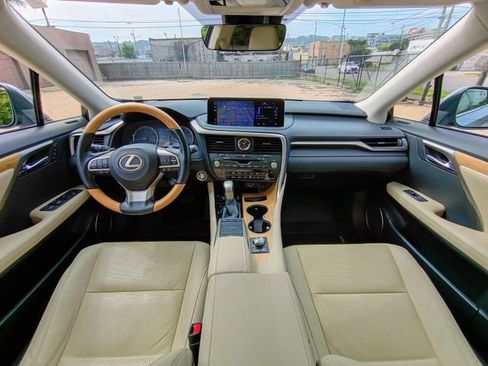 Used 2022 Lexus RX 350L FWD w/ Premium Package image 33