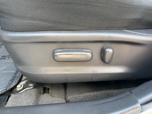 Used 2010 Toyota Camry SE FWD image 20