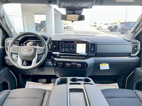New 2026 GMC Sierra 1500 SLE image 2