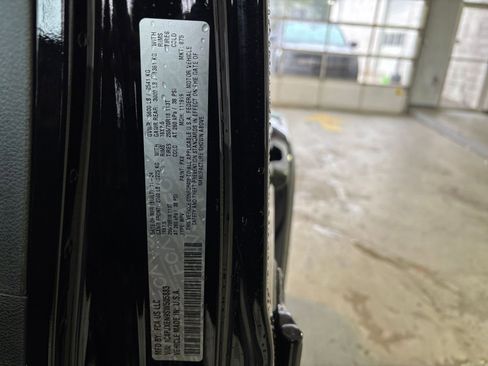 Used 2025 Jeep Wrangler Sahara image 28