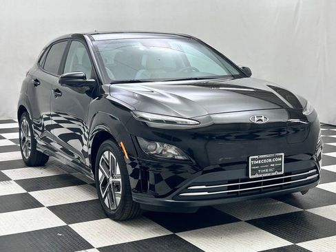 Used 2023 Hyundai Kona SEL w/ Cargo Package FWD image 2