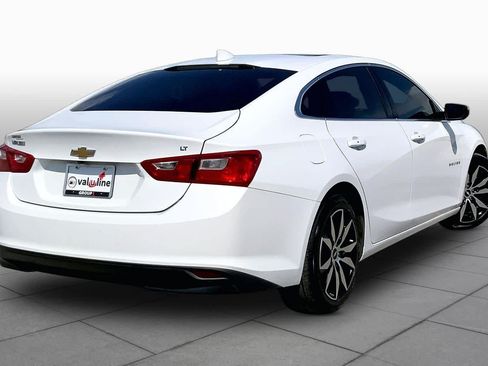 Used 2017 Chevrolet Malibu LT w/ Leather Package FWD image 13