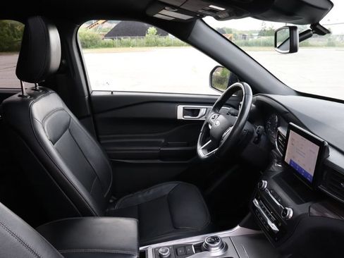 Certified 2020 Ford Explorer Limited AWD/4WD image 11
