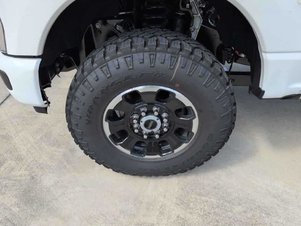 New 2026 Ford F250 Platinum w/ Tremor Off-Road Package AWD/4WD image 16