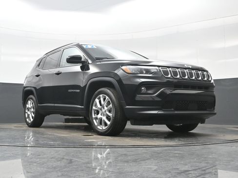 Used 2022 Jeep Compass Latitude image 31