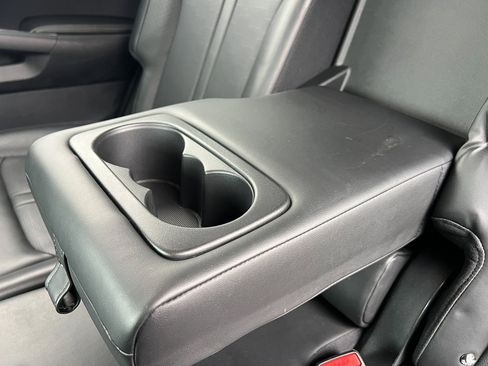 Used 2024 Kia Sorento S image 26