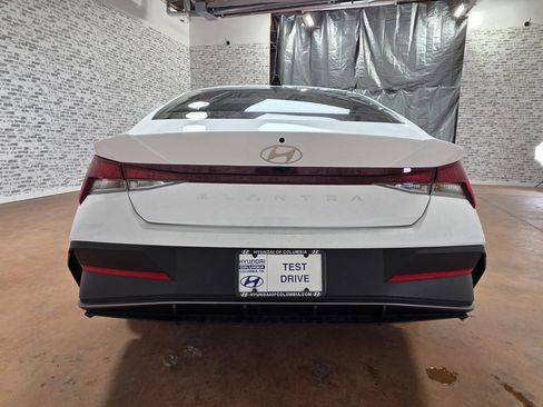 New 2026 Hyundai Elantra SE image 5