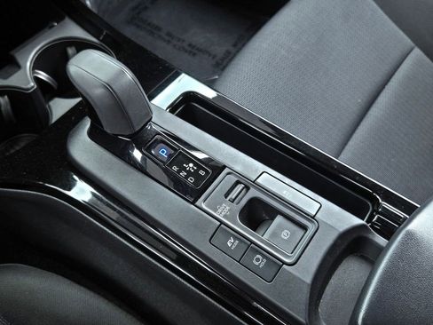 Used 2024 Toyota Prius LE FWD image 17