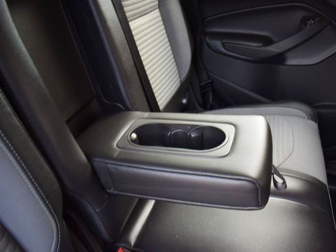 Used 2017 Ford Escape SE w/ Equipment Group 201A FWD image 34