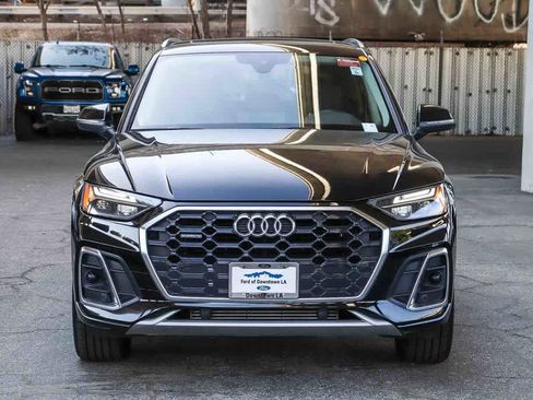 Used 2022 Audi Q5 2.0T Premium w/ Convenience Package image 2
