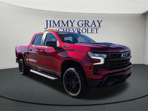 Used 2025 Chevrolet Silverado 1500 LT Trail Boss w/ Convenience Package II image 1