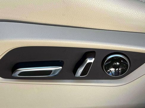 Used 2024 Acura RDX SH-AWD image 16