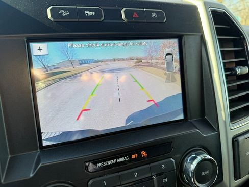 Used 2018 Ford F150 Lariat image 28