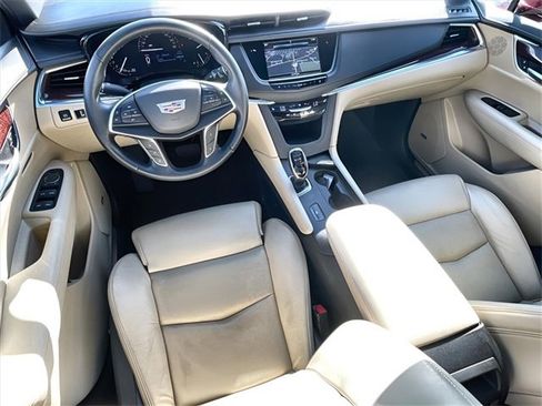 Used 2017 Cadillac XT5 Luxury w/ Driver Awareness Package image 22