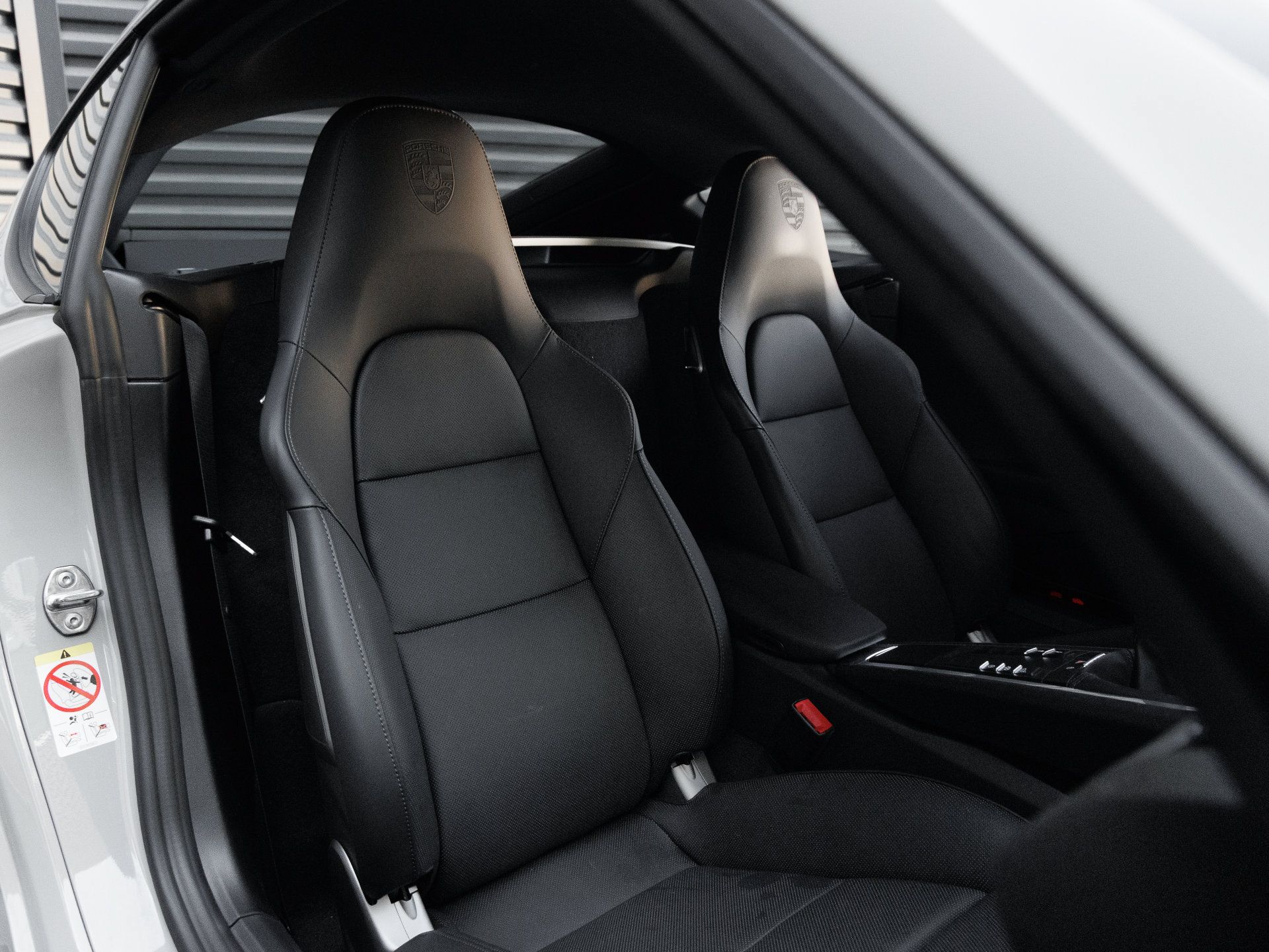 Certified 2025 Porsche 718 Cayman RWD image 32