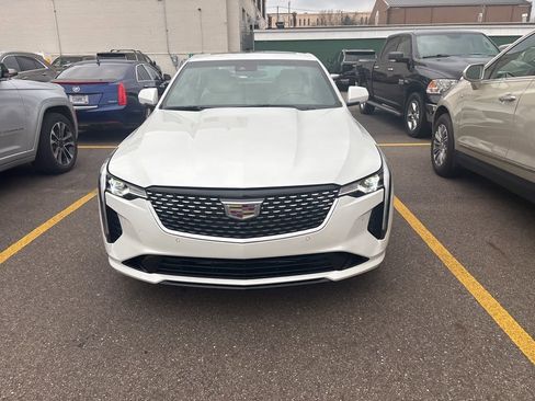 Used 2025 Cadillac CT4 Premium Luxury image 2