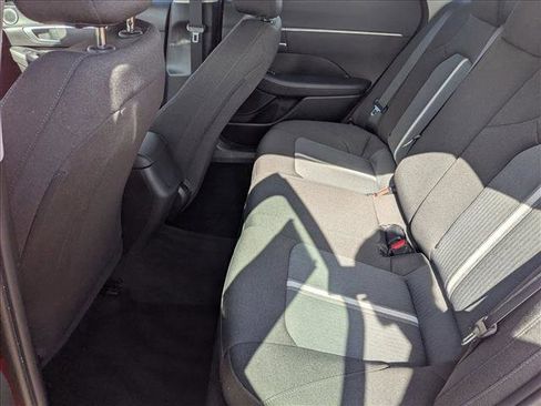 Used 2021 Hyundai Sonata SE w/ Preferred Accessory Package image 17