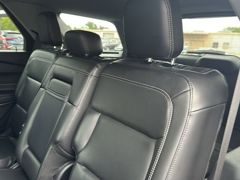 Used 2024 Ford Explorer XLT w/ Equipment Group 202A image 19