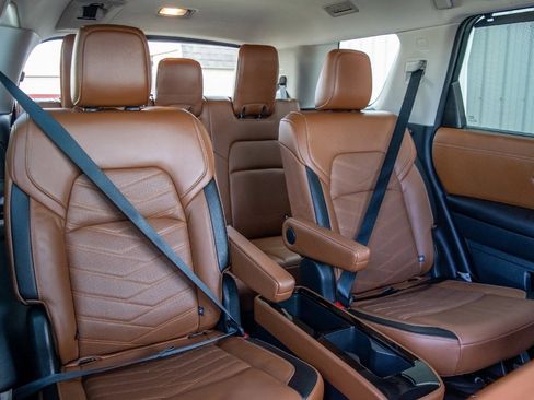 Used 2024 Nissan Pathfinder Platinum image 38