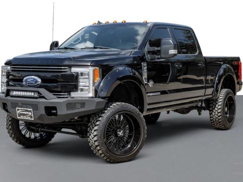 Used 2019 Ford F250 Lariat w/ Lariat Ultimate Package AWD/4WD image 4