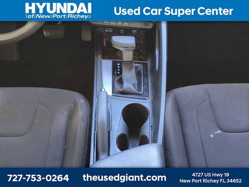 Used 2022 Hyundai Elantra SEL FWD image 18