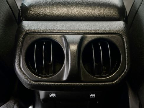 Used 2023 Jeep Gladiator Willys image 17