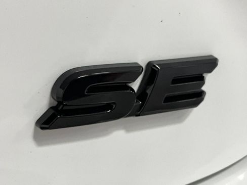 Used 2026 Toyota Camry SE FWD image 29