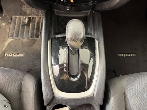 Used 2015 Nissan Rogue SV image 23