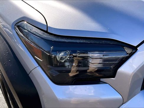 Used 2025 Toyota 4Runner SR5 image 33