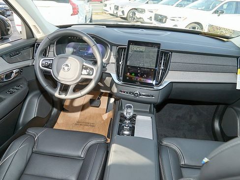 New 2026 Volvo XC90 B6 Ultra w/ Protection Package image 25