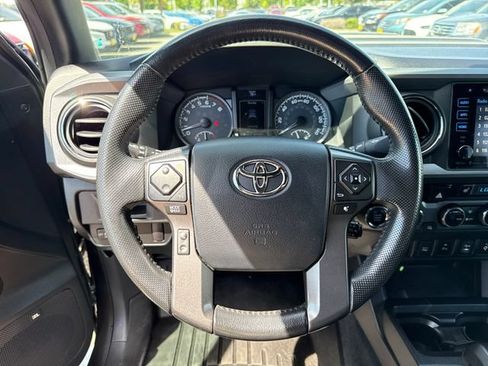Used 2016 Toyota Tacoma TRD Sport AWD/4WD image 18