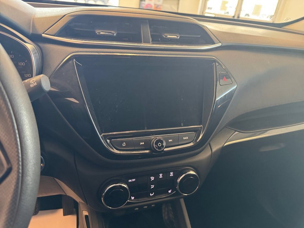 Used 2022 Chevrolet TrailBlazer LT w/ Convenience Package FWD image 20