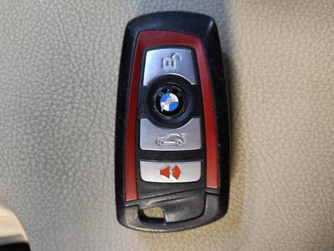 Used 2017 BMW 330i Sedan w/ Driver Assistance Package RWD image 32