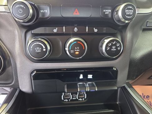 Used 2023 RAM 1500 Big Horn AWD/4WD image 24