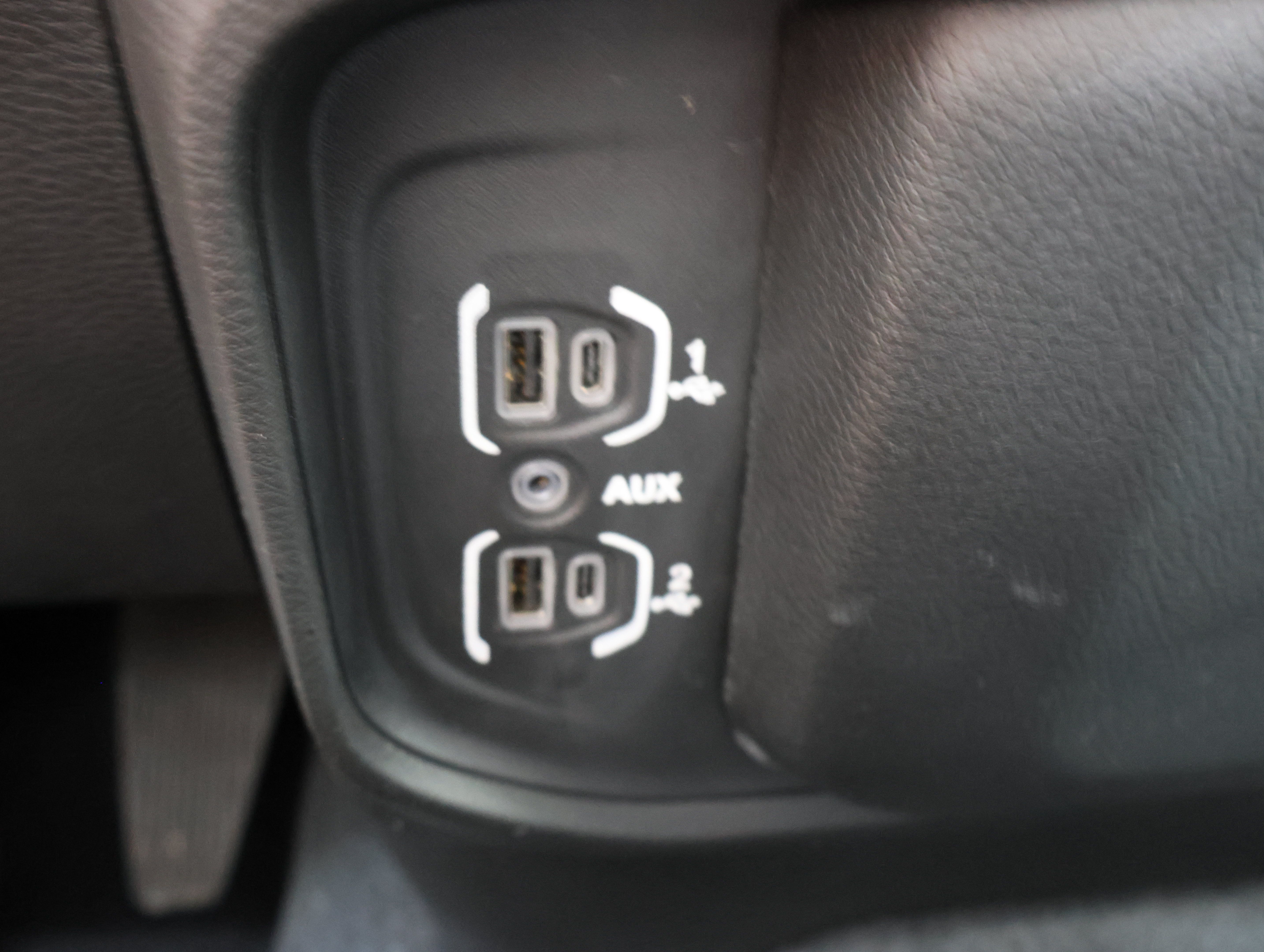 Used 2022 RAM 2500 Big Horn w/ Night Edition AWD/4WD image 43