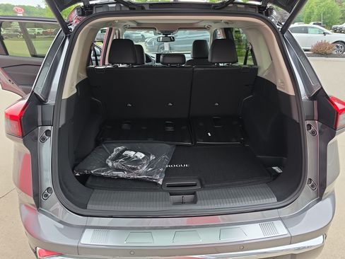 New 2026 Nissan Rogue Platinum AWD/4WD image 16