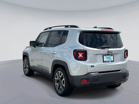 Used 2017 Jeep Renegade Latitude FWD image 6