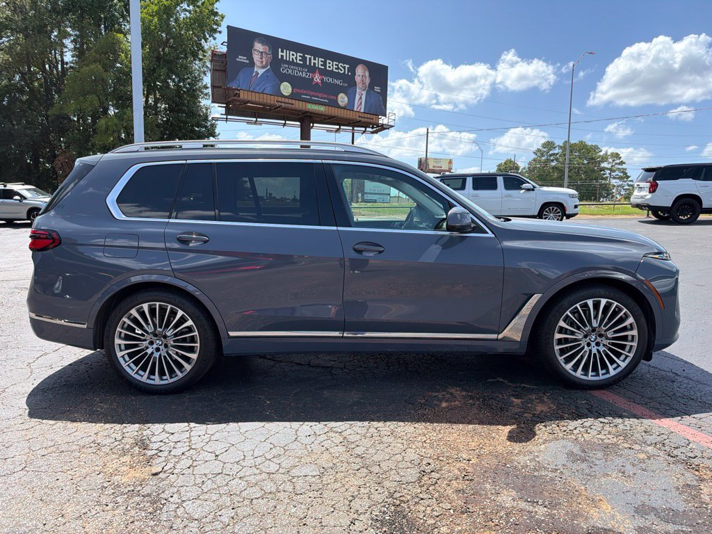 Used 2024 BMW X7 xDrive40i w/ Premium Package AWD/4WD image 4