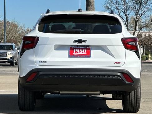 New 2026 Chevrolet Trax RS w/ Driver Confidence Package FWD image 7