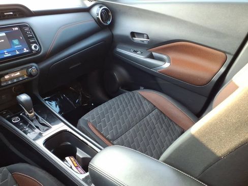 Used 2023 Nissan Kicks SR FWD image 12