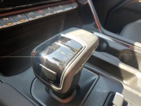 Used 2024 GMC Sierra 1500 AT4 w/ Technology Package image 24