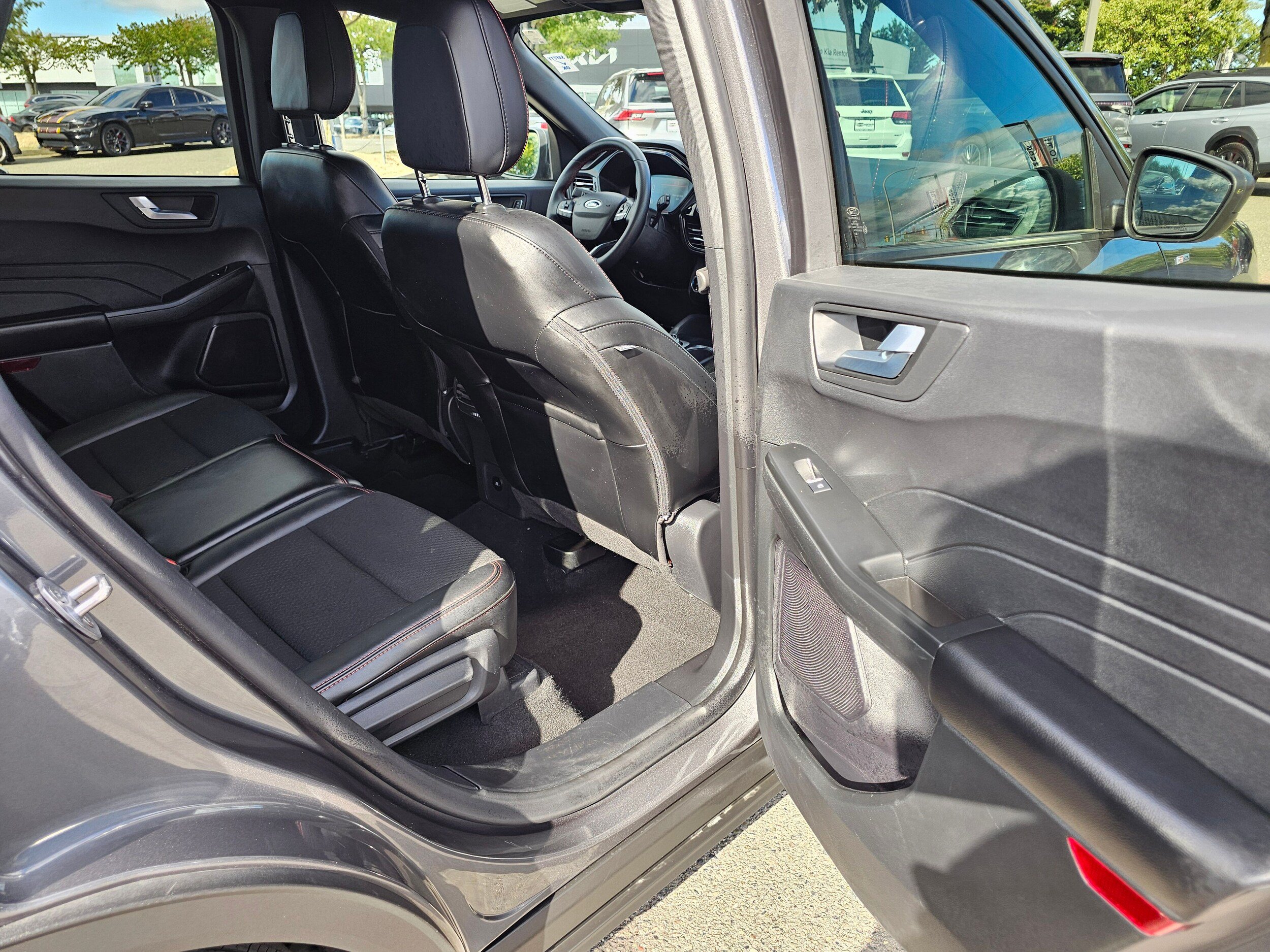 Used 2025 Ford Escape ST-Line AWD/4WD image 14
