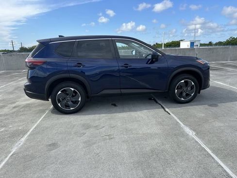 Used 2024 Nissan Rogue SV FWD image 14