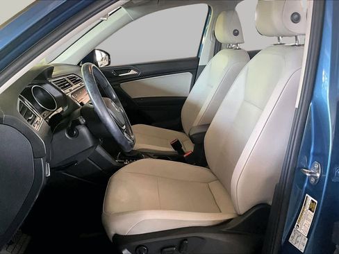 Used 2019 Volkswagen Tiguan SE AWD/4WD image 7