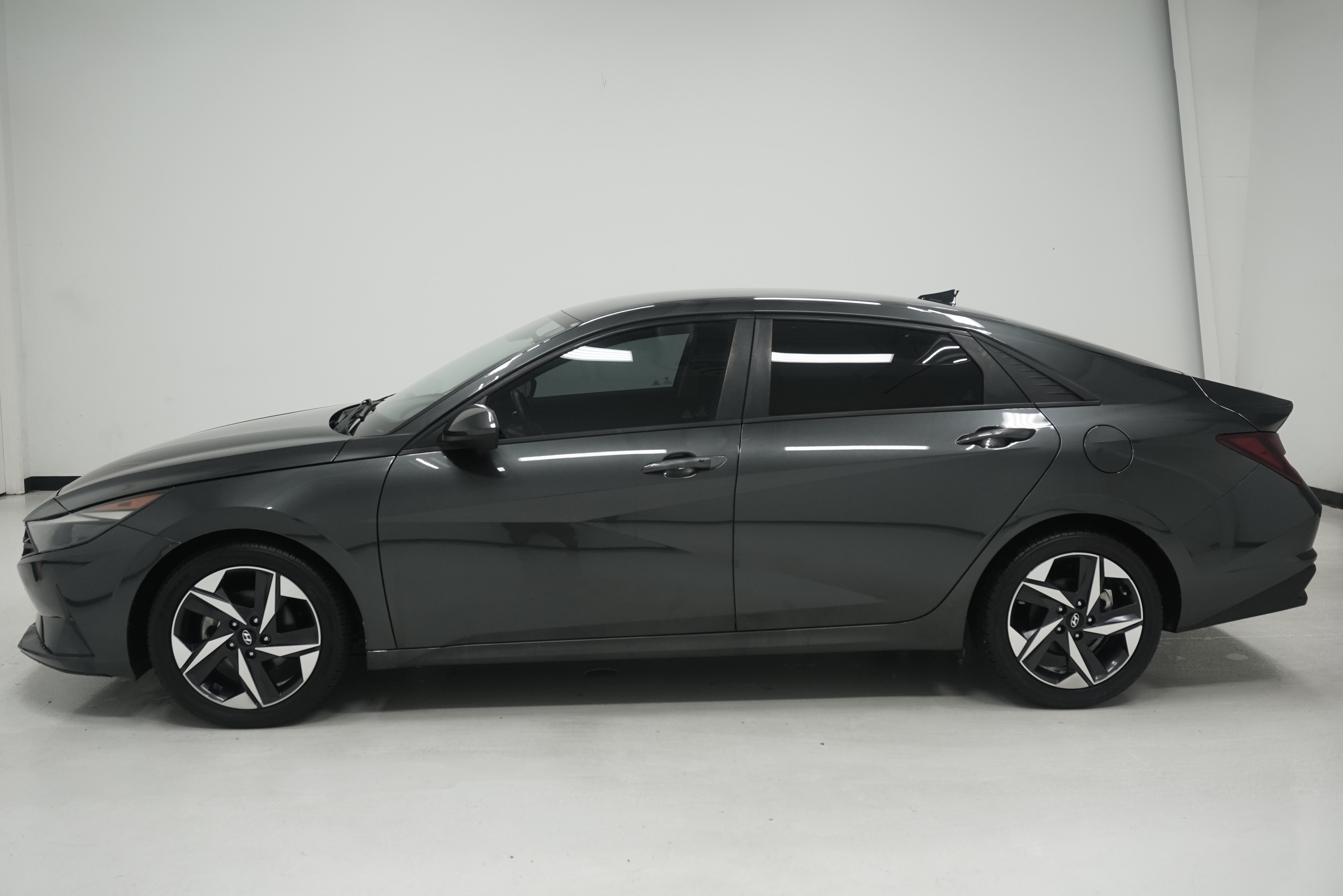 Used 2023 Hyundai Elantra SEL w/ Convenience Package FWD image 7