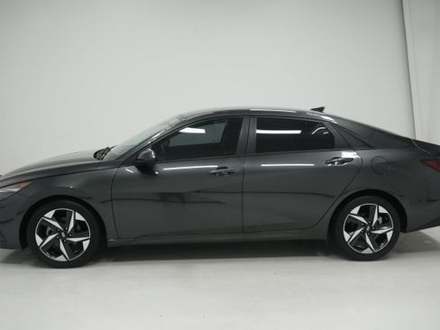 Used 2023 Hyundai Elantra SEL w/ Convenience Package FWD image 7
